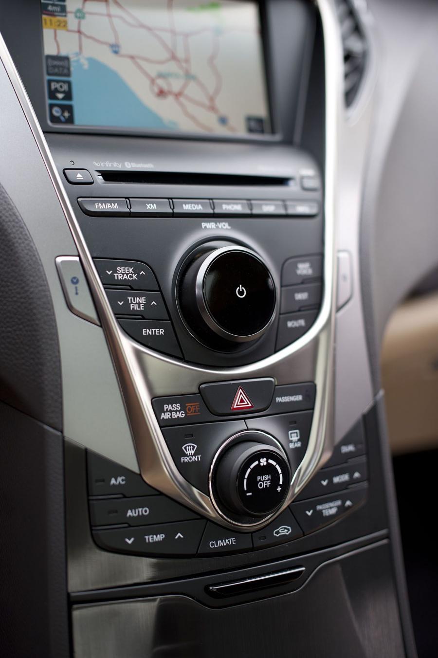  Hyundai Azera 2012 года  (фото 36 из 103)